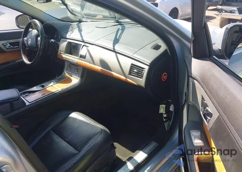 2010 Jaguar Xf Luxury из США, поврежденный, VIN SAJWA0FA2AHR59492